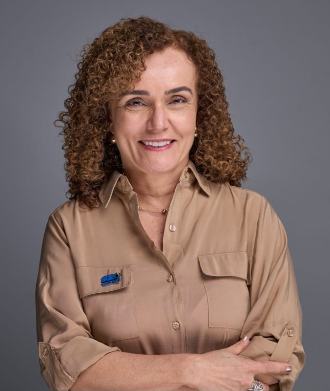 LUCIA TRAVASSOS DA ROSA COSTA